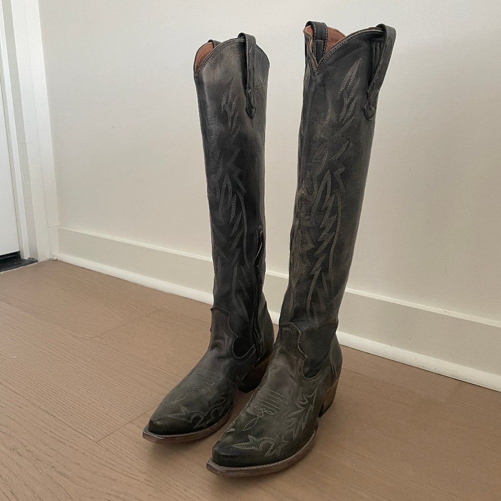 Freebird Wonder Boots Size 8